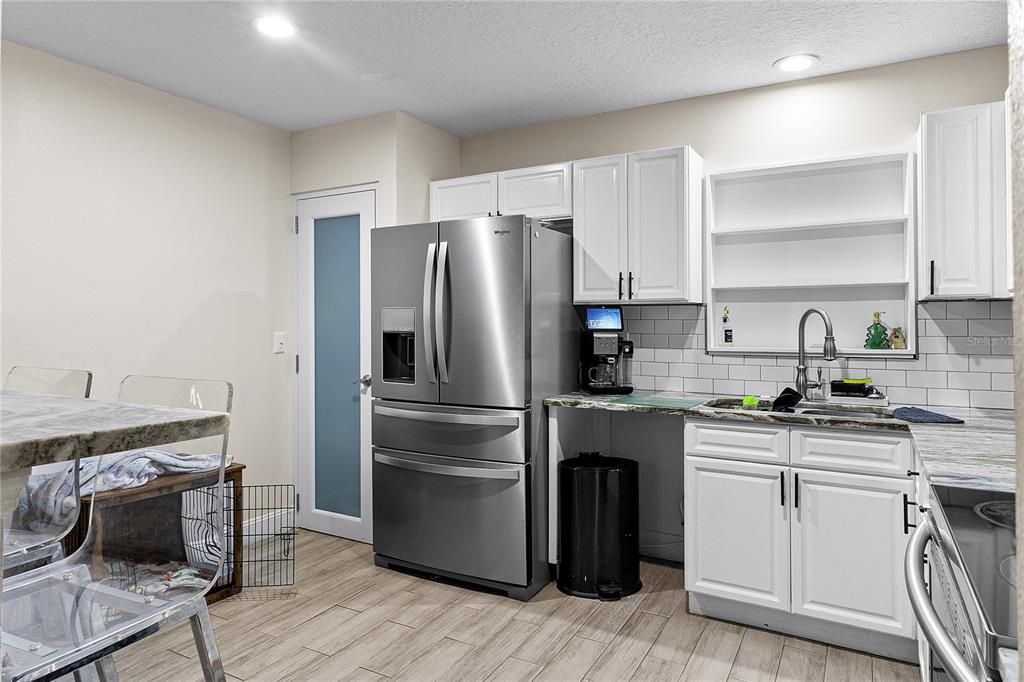 В аренду: $2,300 (4 спален, 2 ванн, 1800 Квадратных фут)