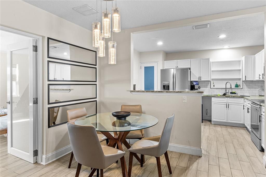 В аренду: $2,300 (4 спален, 2 ванн, 1800 Квадратных фут)