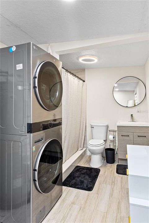 В аренду: $2,300 (4 спален, 2 ванн, 1800 Квадратных фут)