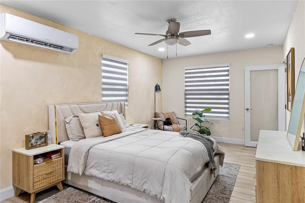 В аренду: $2,300 (4 спален, 2 ванн, 1800 Квадратных фут)