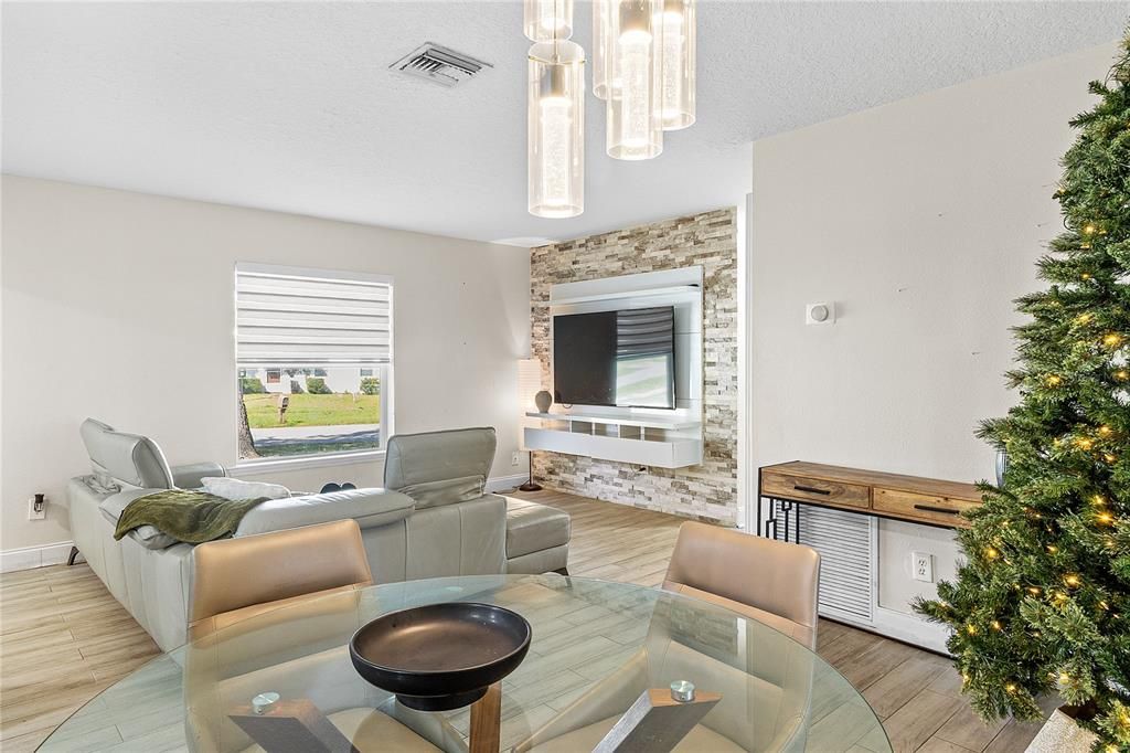 В аренду: $2,300 (4 спален, 2 ванн, 1800 Квадратных фут)