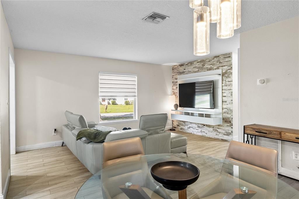 В аренду: $2,300 (4 спален, 2 ванн, 1800 Квадратных фут)