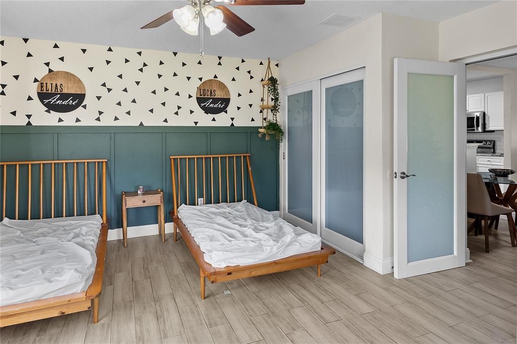 В аренду: $2,300 (4 спален, 2 ванн, 1800 Квадратных фут)