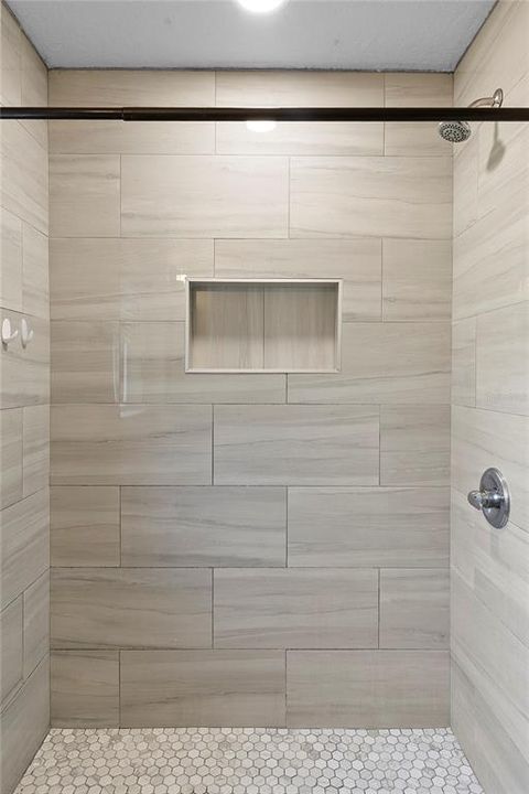 В аренду: $2,300 (4 спален, 2 ванн, 1800 Квадратных фут)