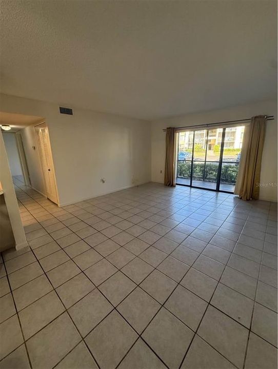 For Rent: $1,500 (2 beds, 2 baths, 979 Square Feet)