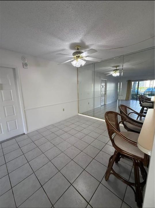 For Rent: $1,500 (2 beds, 2 baths, 979 Square Feet)