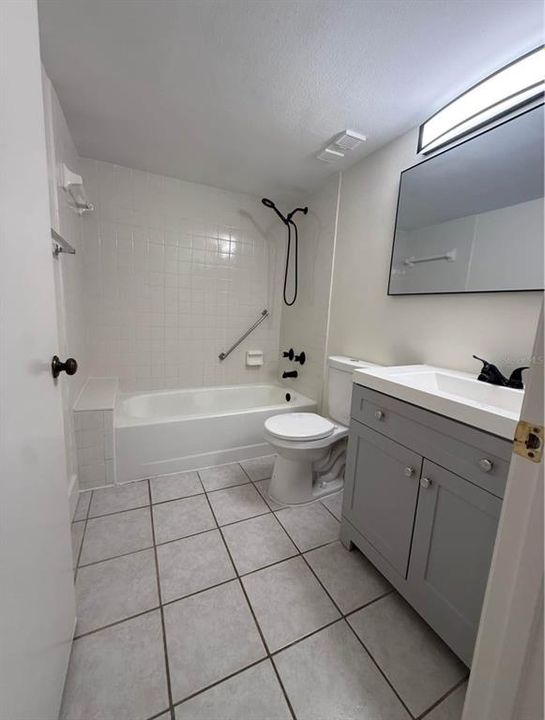 For Rent: $1,500 (2 beds, 2 baths, 979 Square Feet)