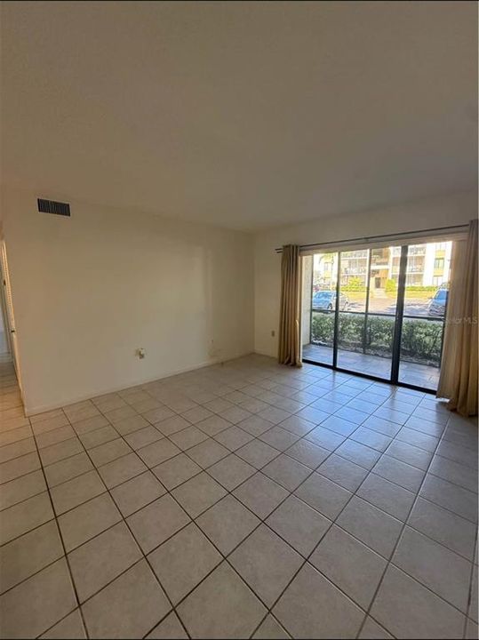 For Rent: $1,500 (2 beds, 2 baths, 979 Square Feet)