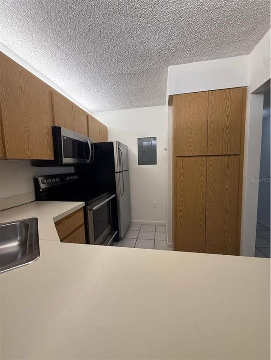 For Rent: $1,500 (2 beds, 2 baths, 979 Square Feet)