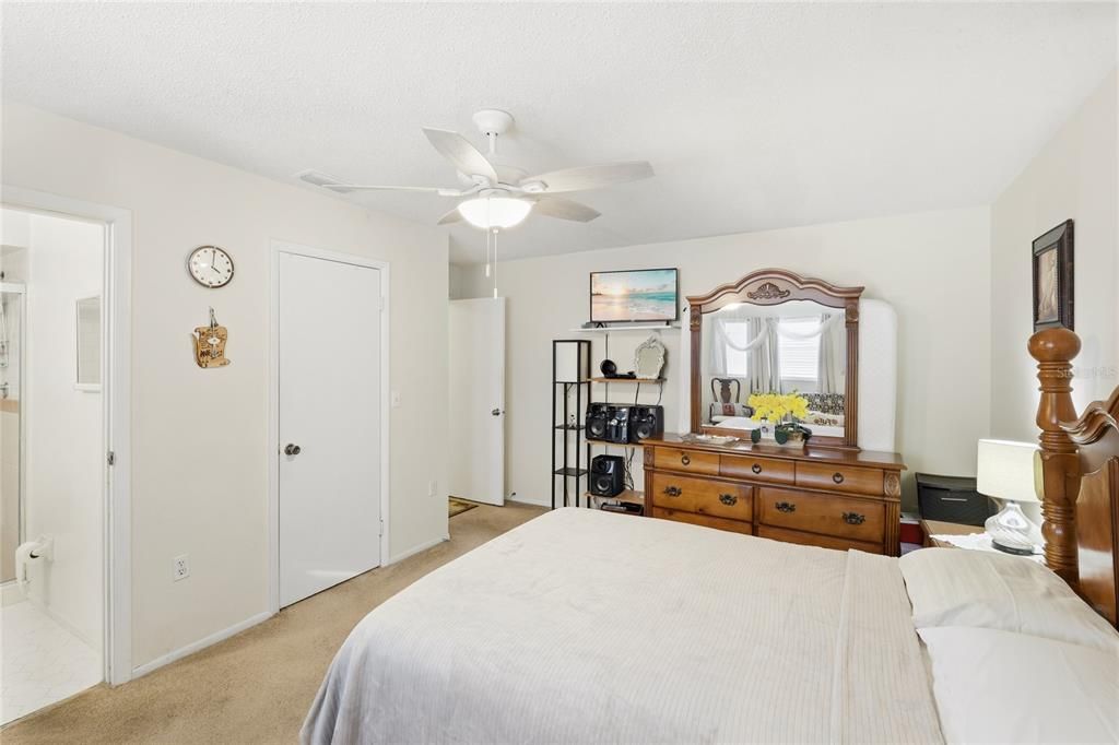 En Venta: $319,000 (3 camas, 2 baños, 1271 Pies cuadrados)