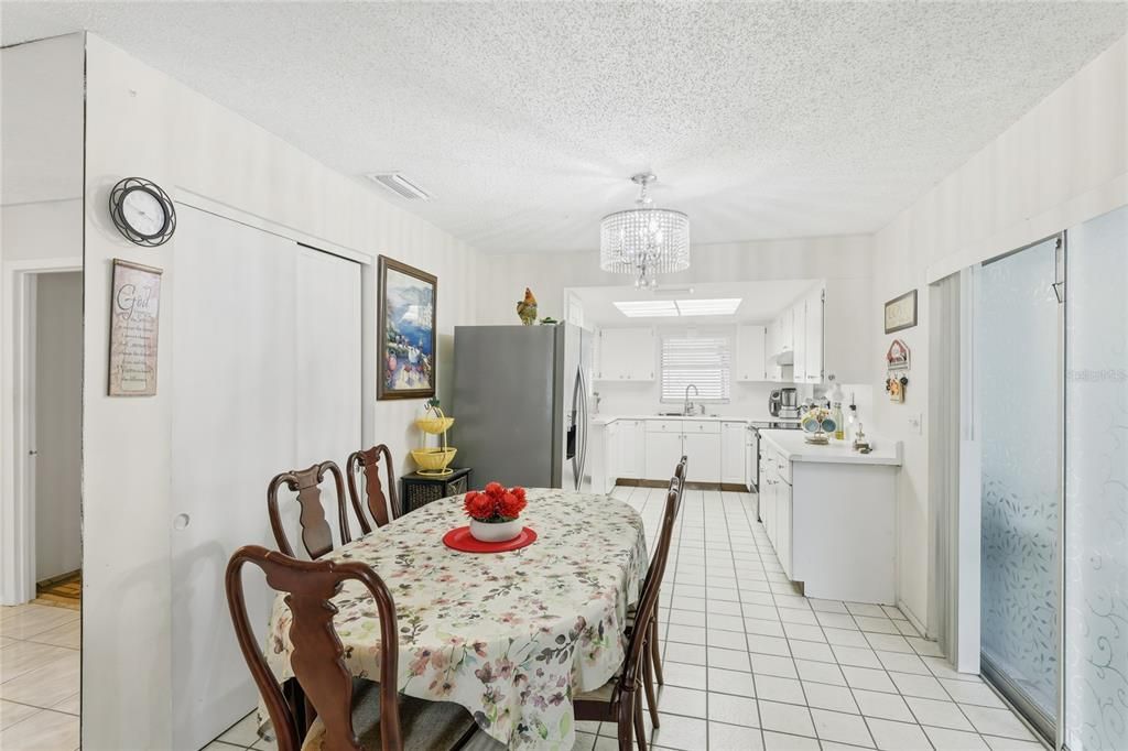 En Venta: $319,000 (3 camas, 2 baños, 1271 Pies cuadrados)