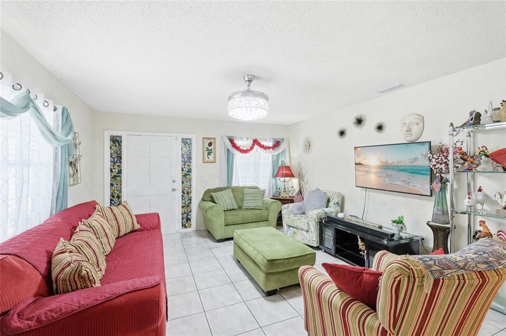 En Venta: $319,000 (3 camas, 2 baños, 1271 Pies cuadrados)