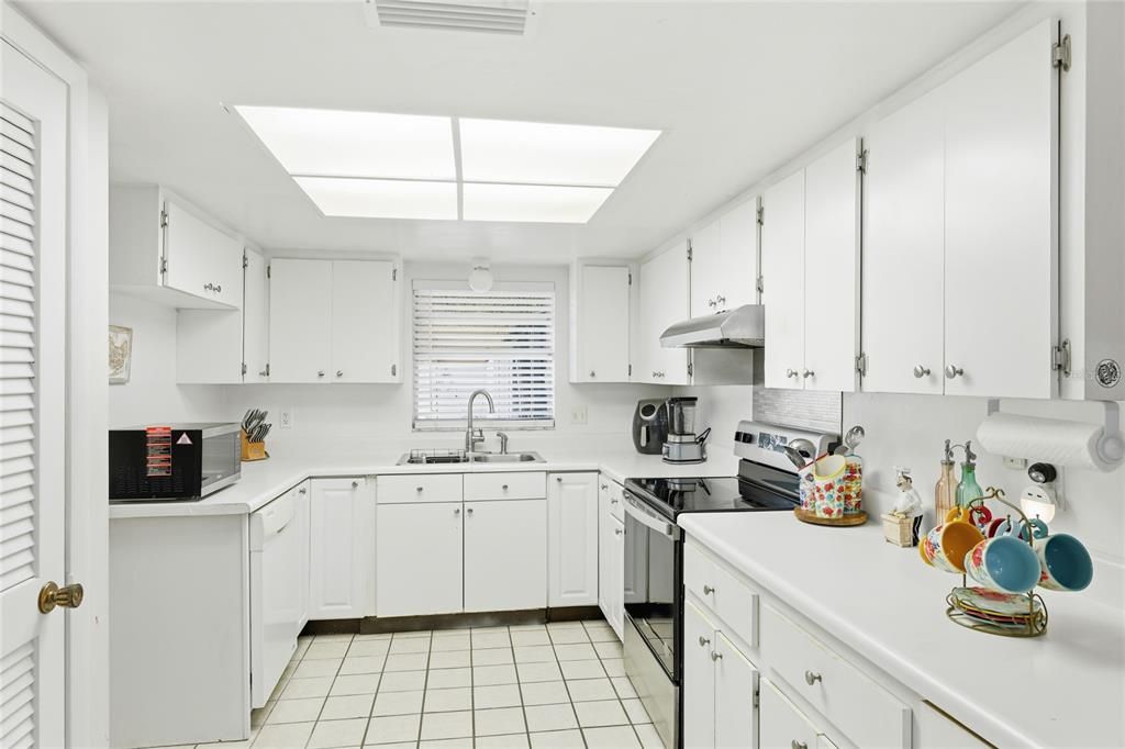 En Venta: $319,000 (3 camas, 2 baños, 1271 Pies cuadrados)