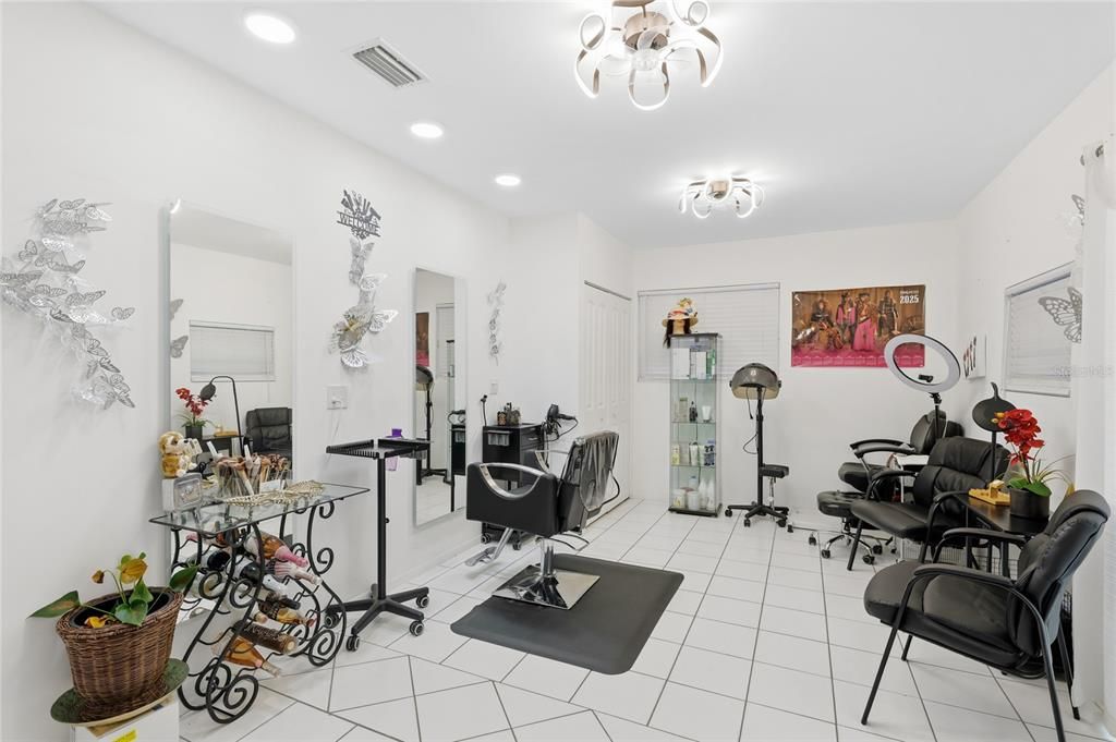 En Venta: $319,000 (3 camas, 2 baños, 1271 Pies cuadrados)