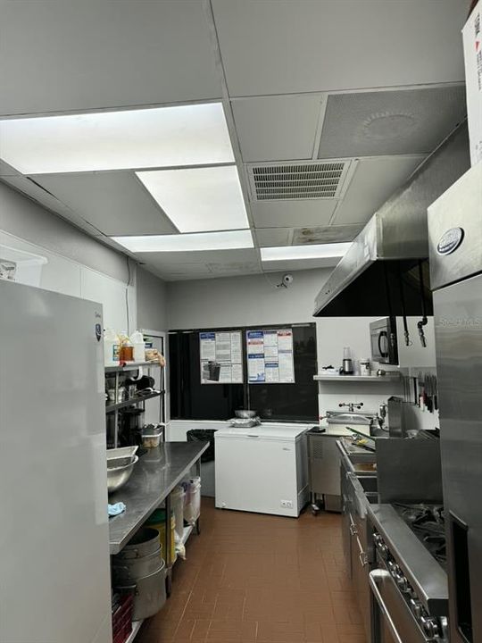 En Venta: $180,000 (0 camas, 0 baños, 1100 Pies cuadrados)