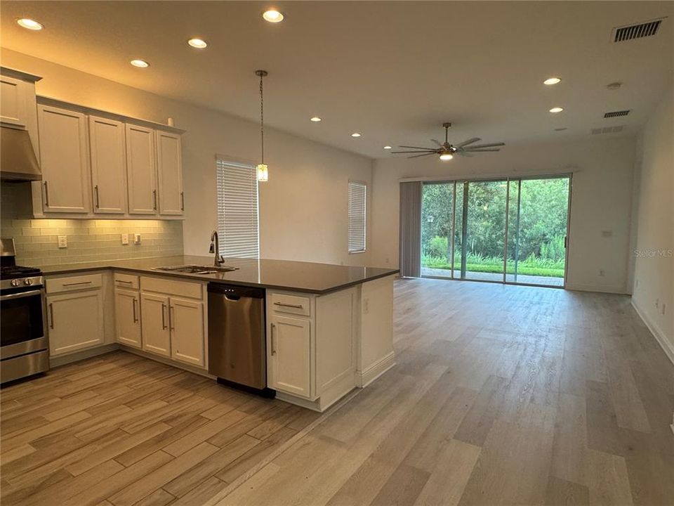 For Rent: $3,195 (4 beds, 3 baths, 2072 Square Feet)