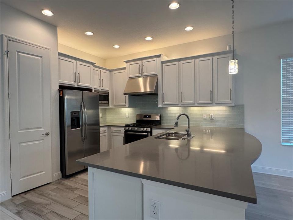 For Rent: $3,195 (4 beds, 3 baths, 2072 Square Feet)