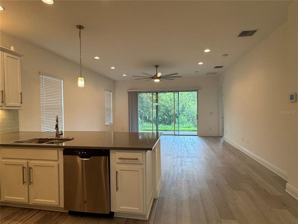 For Rent: $3,195 (4 beds, 3 baths, 2072 Square Feet)