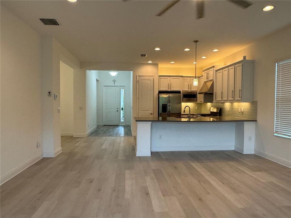 For Rent: $3,195 (4 beds, 3 baths, 2072 Square Feet)