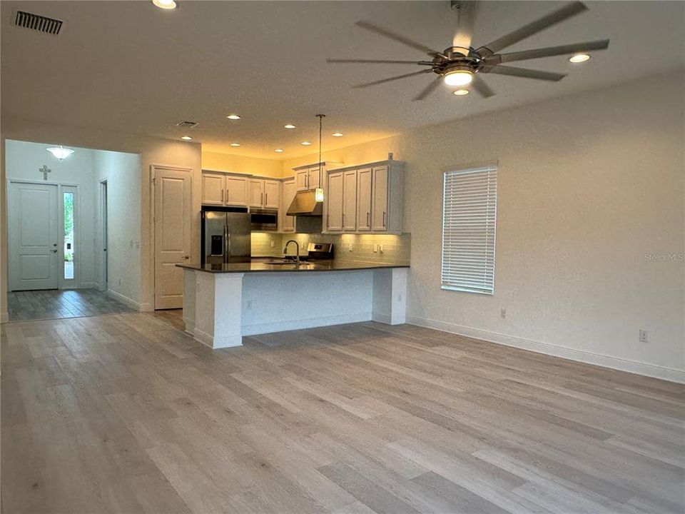 For Rent: $3,195 (4 beds, 3 baths, 2072 Square Feet)