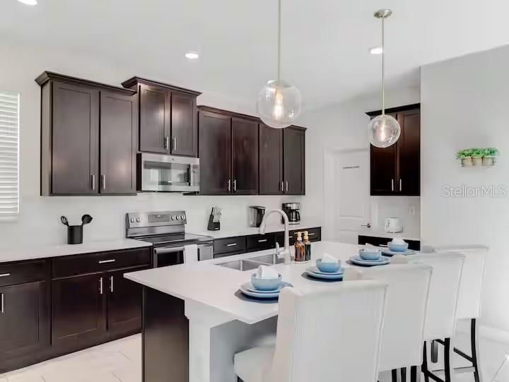 На продажу: $739,000 (5 спален, 5 ванн, 2996 Квадратных фут)