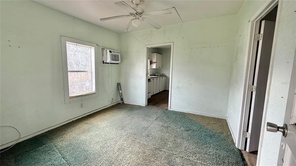 For Sale: $185,000 (2 beds, 1 baths, 576 Square Feet)