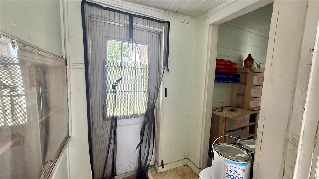 For Sale: $185,000 (2 beds, 1 baths, 576 Square Feet)