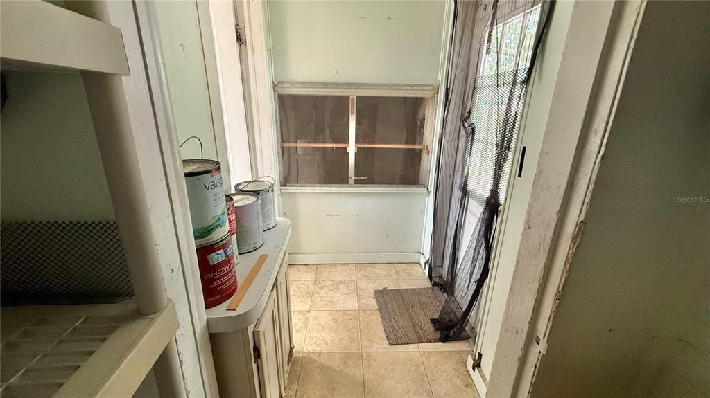 For Sale: $185,000 (2 beds, 1 baths, 576 Square Feet)