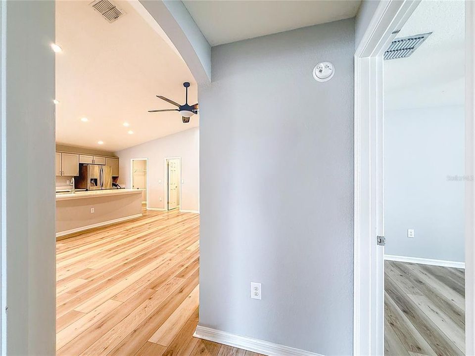 For Rent: $2,400 (4 beds, 2 baths, 1711 Square Feet)