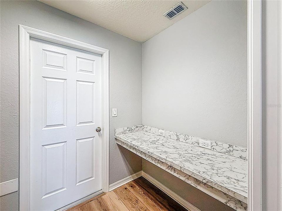 For Rent: $2,400 (4 beds, 2 baths, 1711 Square Feet)