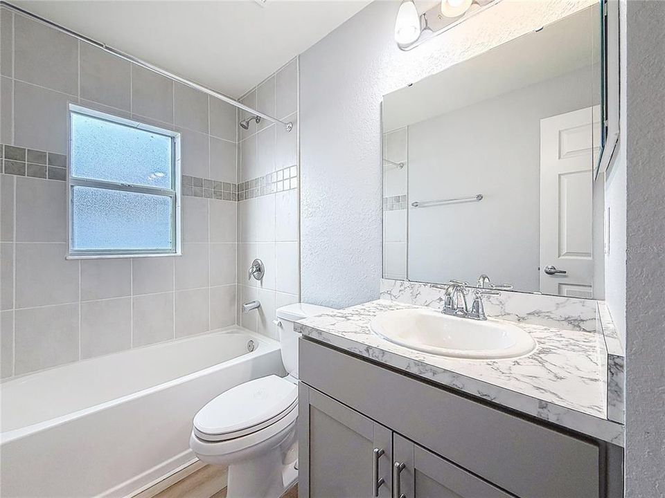 For Rent: $2,400 (4 beds, 2 baths, 1711 Square Feet)