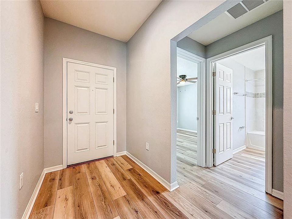 For Rent: $2,400 (4 beds, 2 baths, 1711 Square Feet)