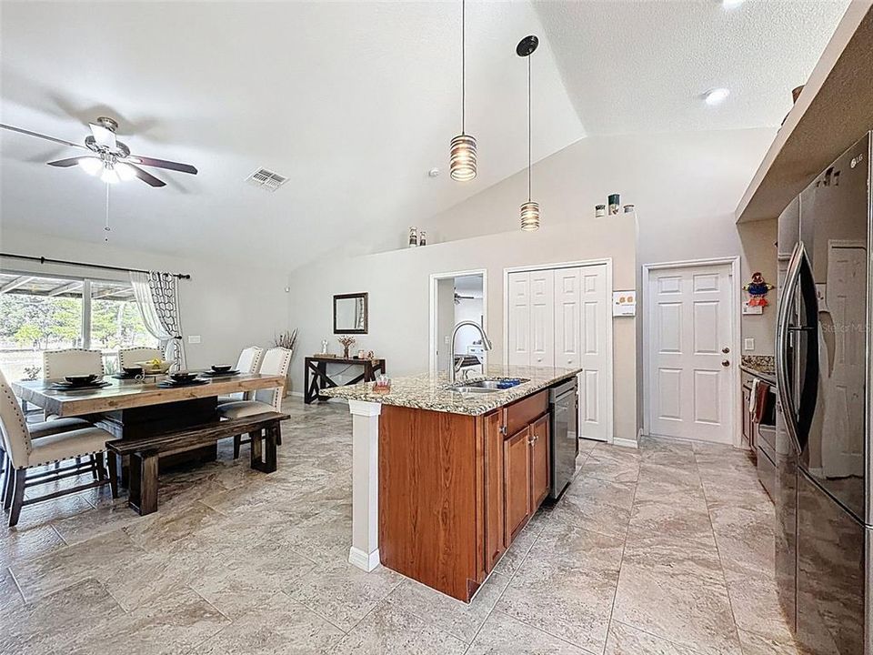 For Sale: $499,900 (4 beds, 3 baths, 2668 Square Feet)