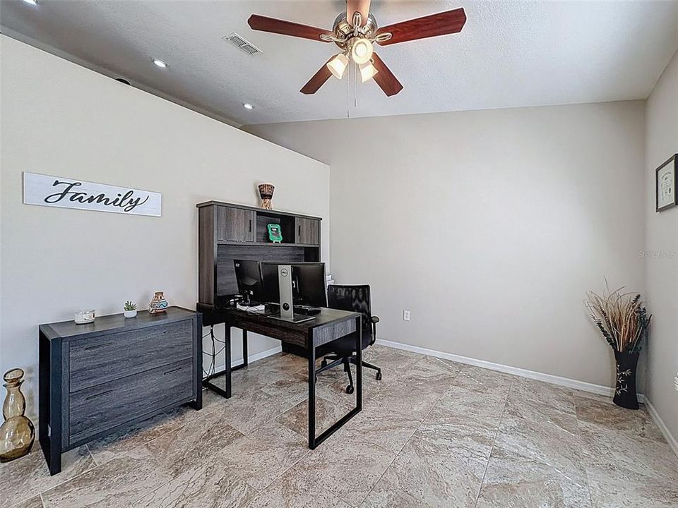 For Sale: $499,900 (4 beds, 3 baths, 2668 Square Feet)