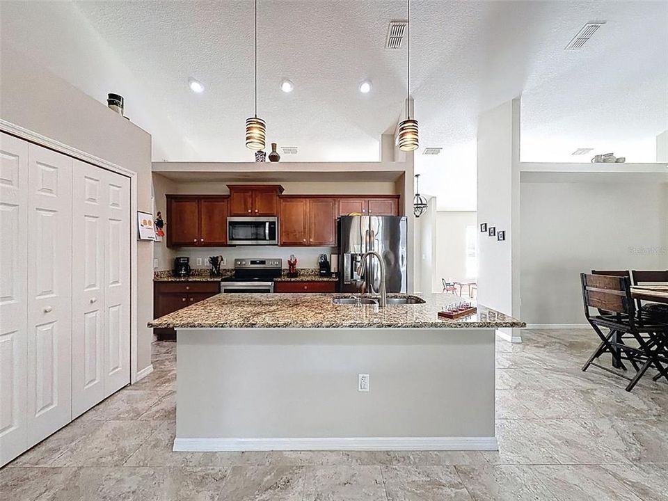 For Sale: $499,900 (4 beds, 3 baths, 2668 Square Feet)