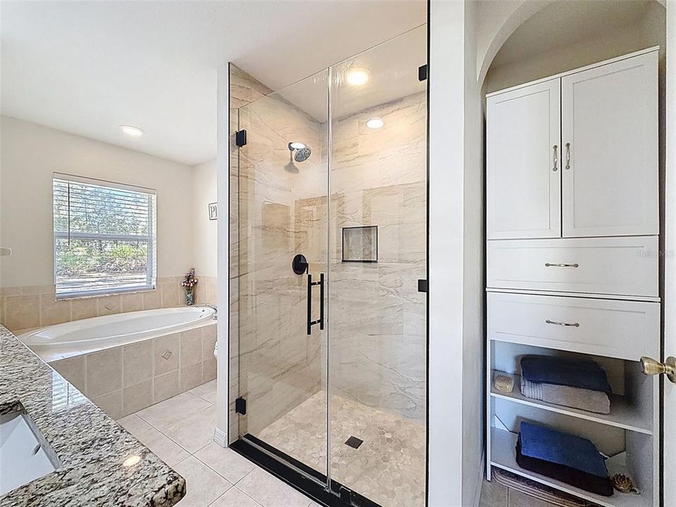 For Sale: $499,900 (4 beds, 3 baths, 2668 Square Feet)