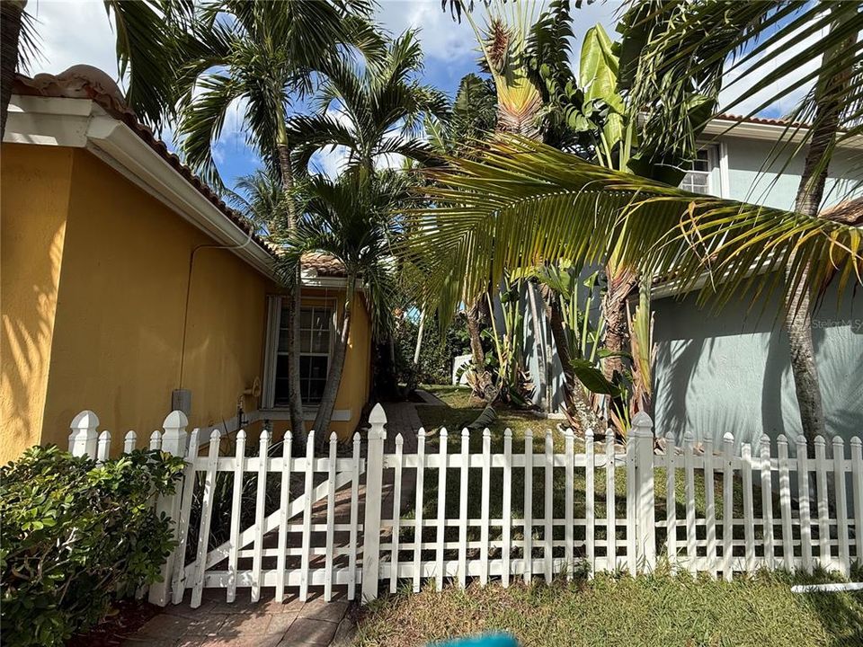 For Sale: $389,900 (3 beds, 2 baths, 1253 Square Feet)