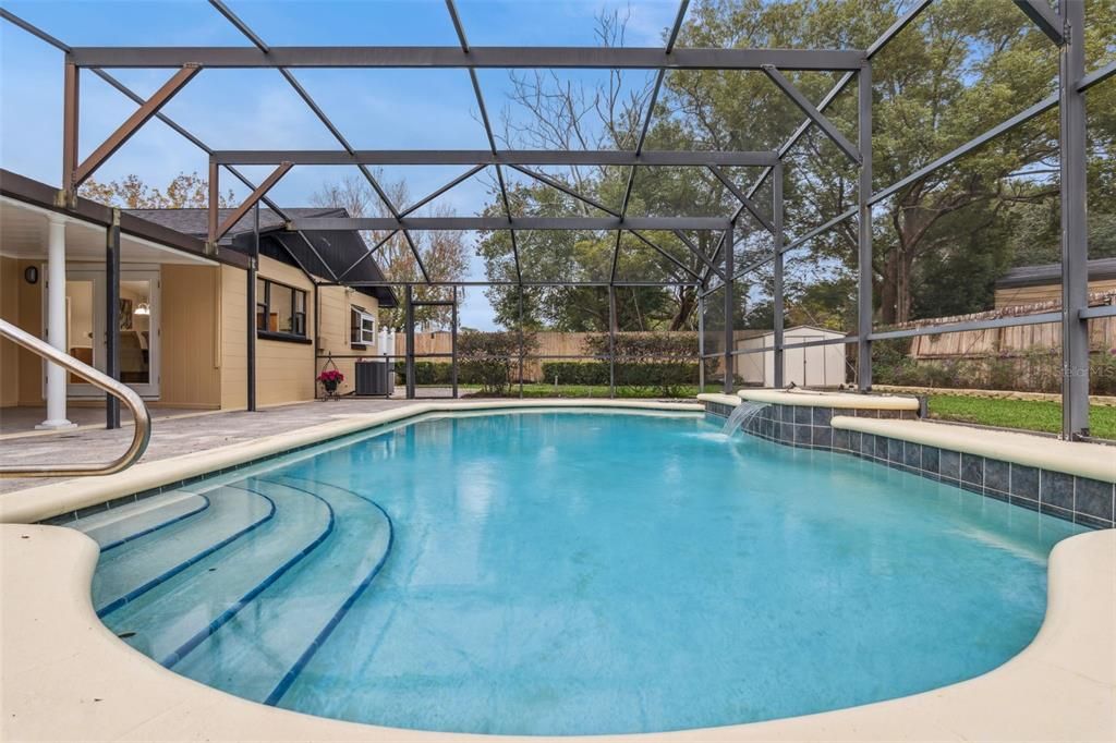 For Sale: $425,000 (4 beds, 2 baths, 1538 Square Feet)