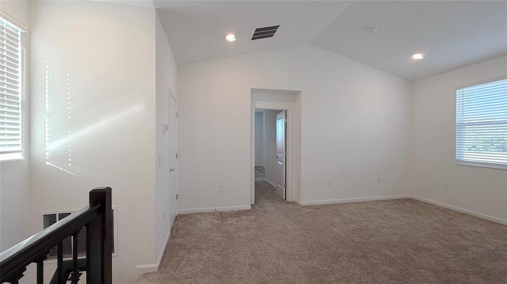 For Rent: $3,200 (4 beds, 3 baths, 2502 Square Feet)