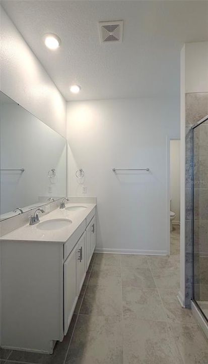 For Rent: $3,200 (4 beds, 3 baths, 2502 Square Feet)