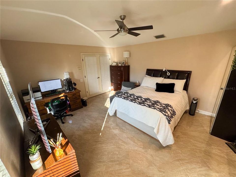 En Venta: $799,000 (3 camas, 2 baños, 2184 Pies cuadrados)