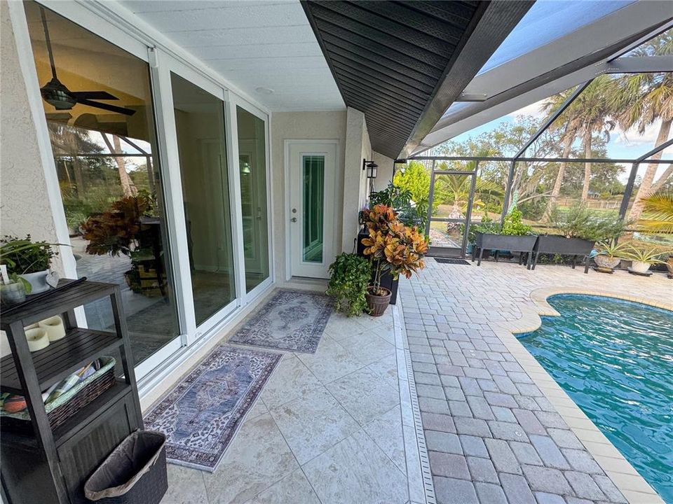 En Venta: $799,000 (3 camas, 2 baños, 2184 Pies cuadrados)