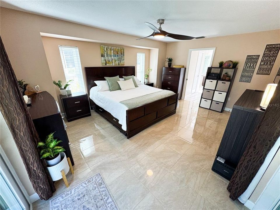 En Venta: $799,000 (3 camas, 2 baños, 2184 Pies cuadrados)