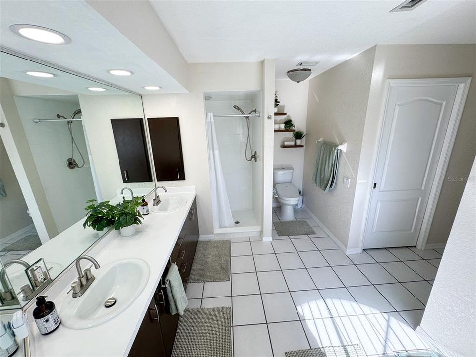 En Venta: $799,000 (3 camas, 2 baños, 2184 Pies cuadrados)