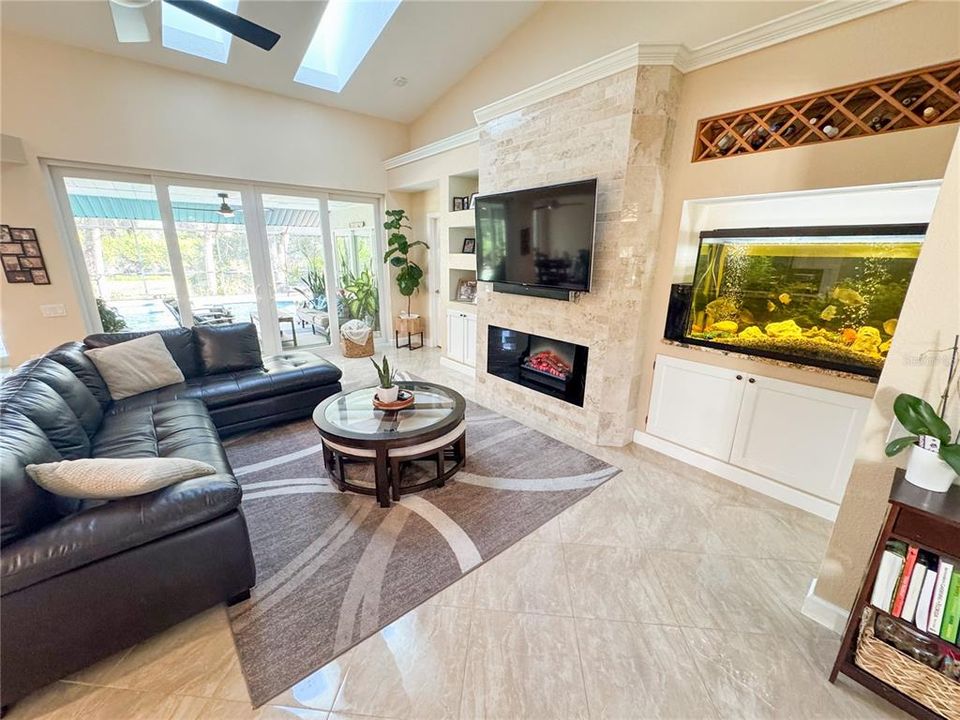 En Venta: $799,000 (3 camas, 2 baños, 2184 Pies cuadrados)