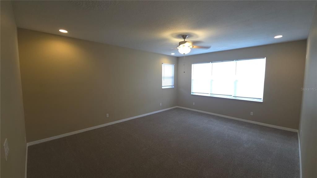 For Sale: $759,900 (5 beds, 3 baths, 3966 Square Feet)