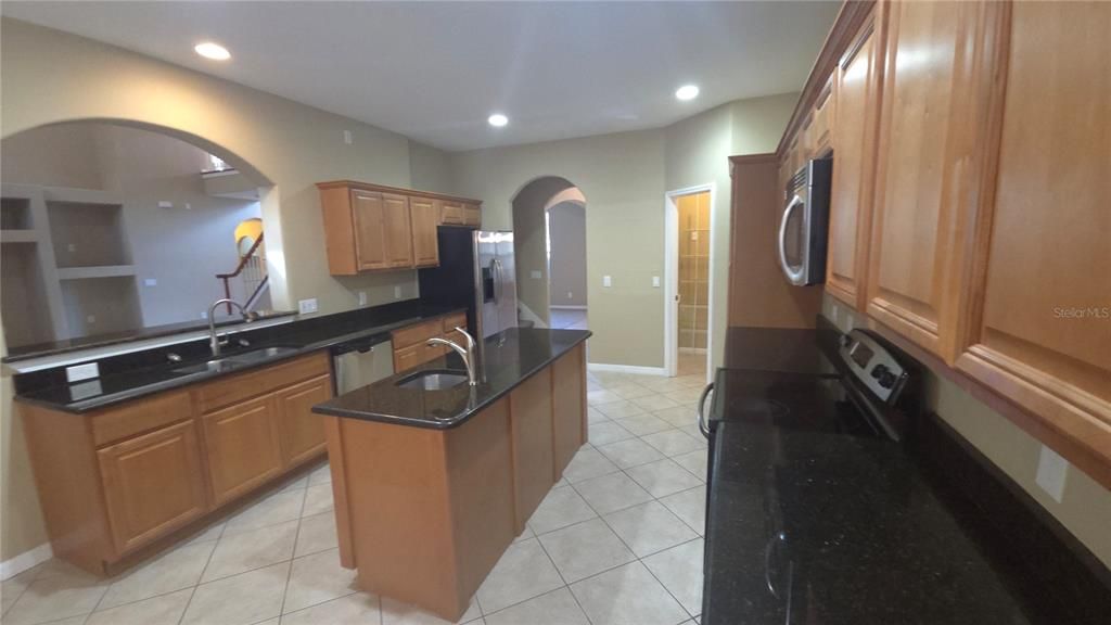 For Sale: $759,900 (5 beds, 3 baths, 3966 Square Feet)