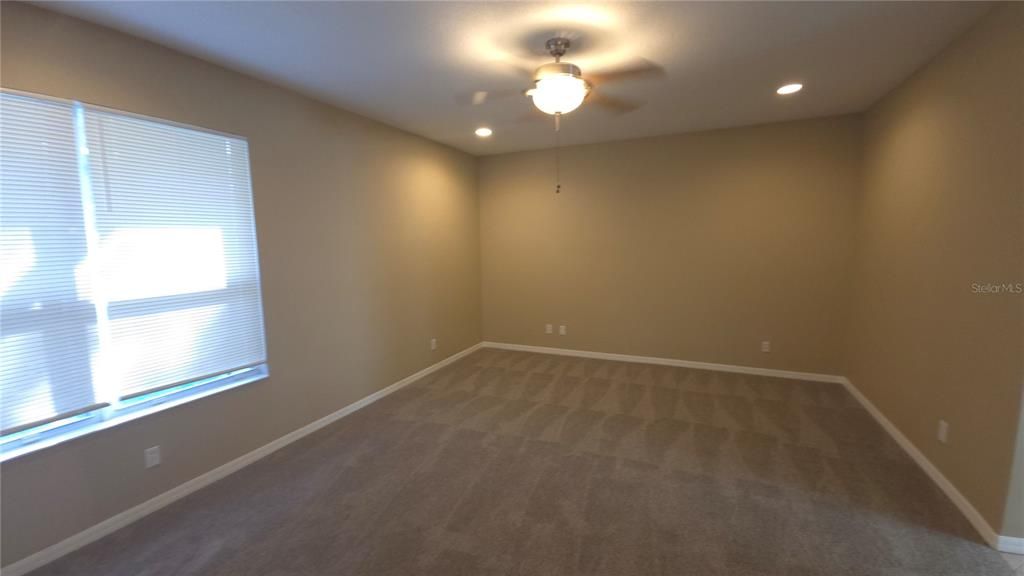 For Sale: $759,900 (5 beds, 3 baths, 3966 Square Feet)