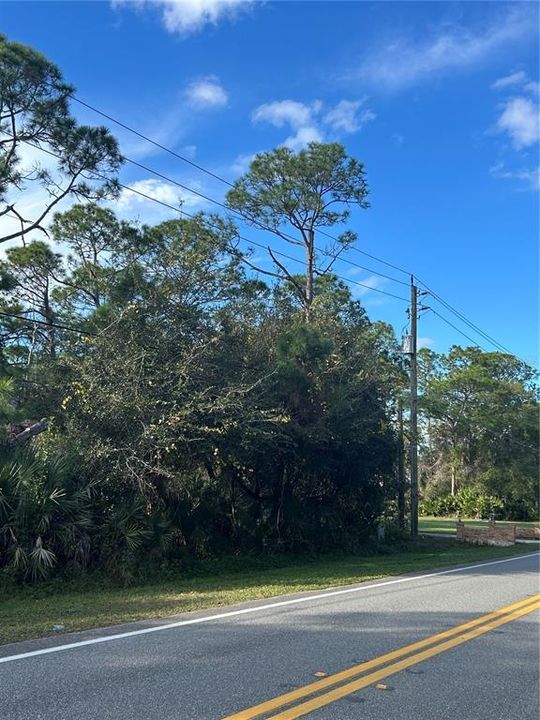 En Venta: $155,000 (1.03 acres)