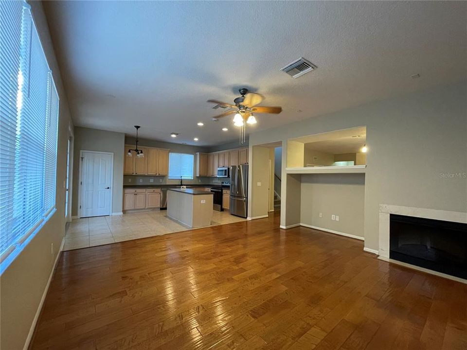 На продажу: $429,900 (3 спален, 2 ванн, 2671 Квадратных фут)